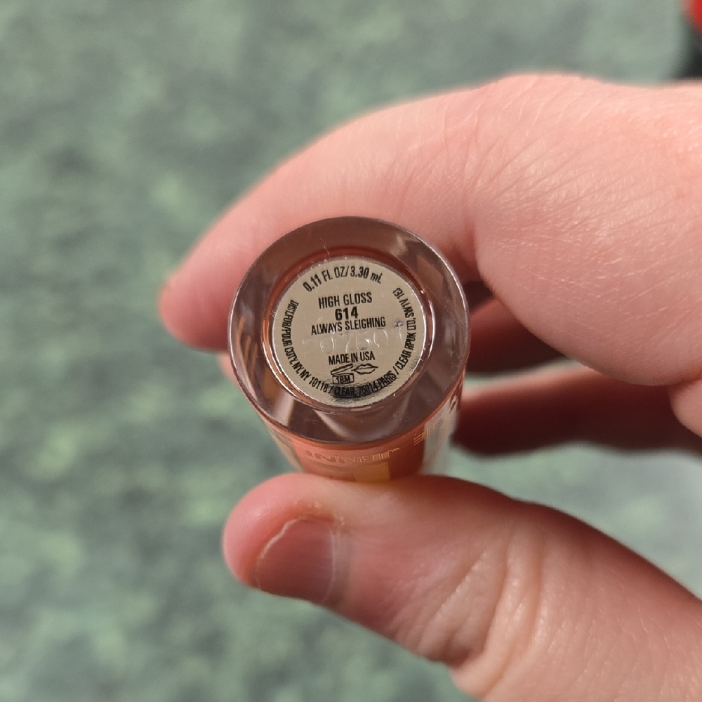 2 For $10 Bundle Deals Kylie Jenner Lip Gloss In Always Sleighing - Picture 2 of 3